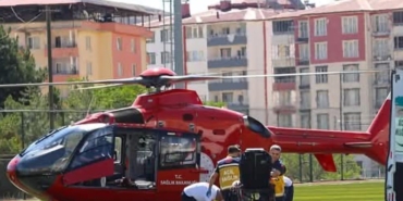 acil-hava-ambulansi-7-aylik-bebegi-kurtarmak-icin-gokyuzune-yukseldi-zrASaKMU.jpg