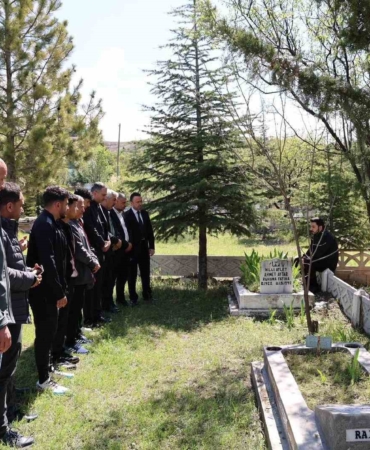 ahmet-aytar-elazigda-kabri-basinda-anma-toreniyle-gun-yuzune-cikti-b23P5Omj.jpg