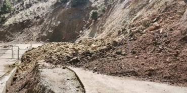 batmanda-saganak-sonrasi-heyelan-nedeniyle-koy-yollari-kapandi-J1LcvKVp.jpg