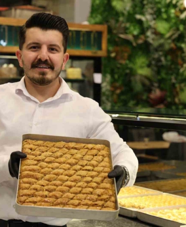 bayramda-baklava-tuketiminde-buzdolabi-ve-tepsi-agirligina-dikkat-dNDUtuu9.jpg