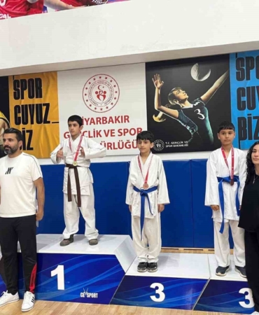 cermikli-sporcular-madalyalarla-geri-dondu-eLZOSjje.jpg
