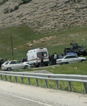 diyarbakir-mezuniyet-kutlamasinda-kaza-6-ogrenci-yaralandi-FQiOjdMp.jpg