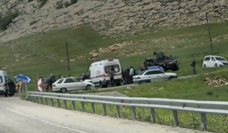 diyarbakir-mezuniyet-kutlamasinda-kaza-6-ogrenci-yaralandi-FQiOjdMp.jpg