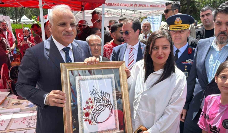 diyarbakirda-19-mayis-kutlamalari-heyecanla-gerceklesti-viN83yOc.jpg