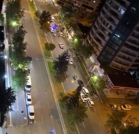diyarbakirda-alkollu-baba-ve-ogulun-dehset-verici-eylemi-aractan-icki-siseleri-firlatildi-590-bin-TvtcLLqC.jpg