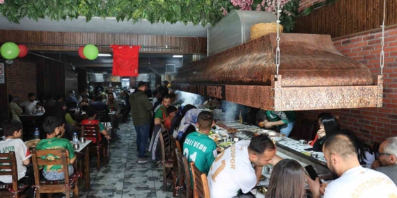 Diyarbakır’da Taraftarlara Cömert İkram: 121 Porsiyon Ciğer Sadece 5 Lira!