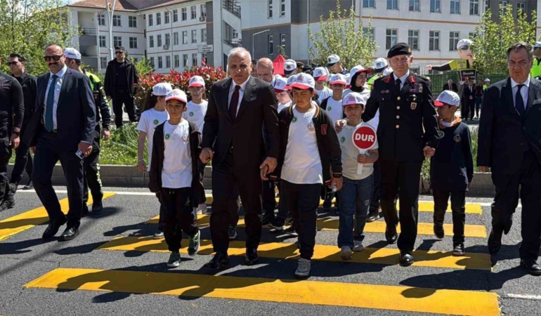 diyarbakirda-trafik-haftasi-etkinliklerle-farkindalik-yaratma-MeApBaYu.jpg