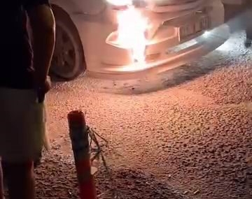 Diyarbakır’da Yolcu Minibüsünde Patlayan Yangın Alarma Geçirdi