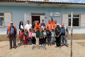 egil-belediyesi-personeli-ogrencilerle-fidan-dikimi-gerceklestirdi-zewM4SJE.jpg