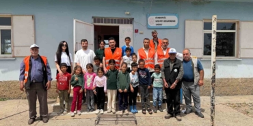 egil-belediyesi-personeli-ogrencilerle-fidan-dikimi-gerceklestirdi-zewM4SJE.jpg