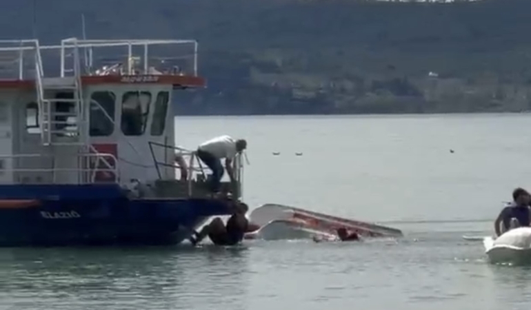 elazigda-deniz-bisikletinin-devrilmesi-2-kisi-kurtarildi-9xYQKt1H.jpg