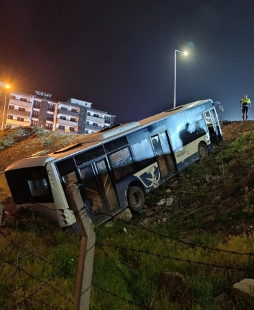 elazigda-halk-otobusu-sarampole-uctu-olayin-detaylari-LLaE4N4u.jpg
