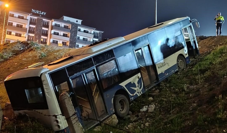 elazigda-halk-otobusu-sarampole-uctu-olayin-detaylari-LLaE4N4u.jpg
