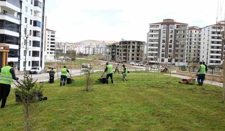 elazigda-yesil-alan-calismalari-devam-ediyor-1iiIs1fE.jpg