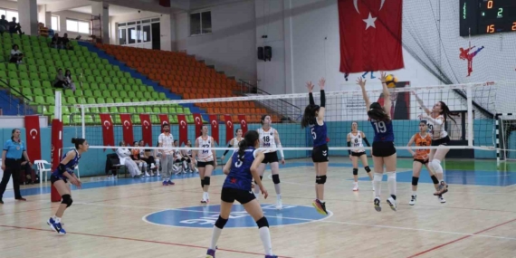 Elazığ’da Yıldız Kızlar Voleybol Türkiye Yarı Finalleri Tamamlandı: Şampiyonlar Belli Oldu