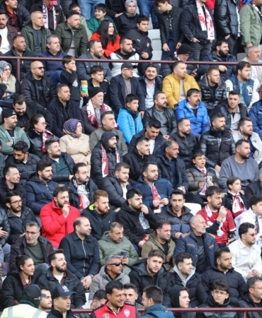 elazigspor-ve-adana-01-fk-maci-icin-biletler-satista-HBrEtOuC.jpg