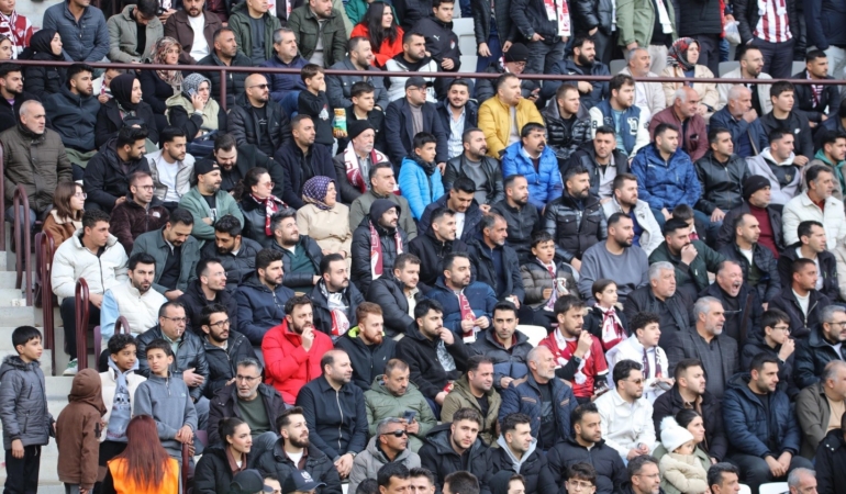 elazigspor-ve-adana-01-fk-maci-icin-biletler-satista-HBrEtOuC.jpg