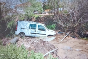 firtina-gibi-savrulan-arac-sulama-kanalina-dustu-1-kisi-yaralandi-7Cu4vgyO.jpg