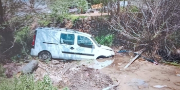 firtina-gibi-savrulan-arac-sulama-kanalina-dustu-1-kisi-yaralandi-7Cu4vgyO.jpg