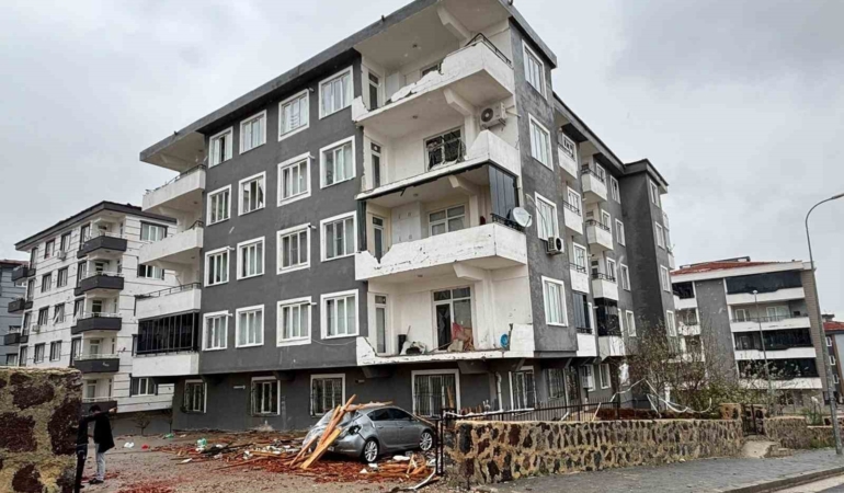 gaziantep-valiliginden-afetzedelere-onemli-hasar-basvuru-duyurusu-JVR8FZuc.jpg