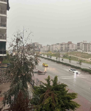 gaziantepte-dolu-ve-saganak-yagis-hayati-durma-noktasina-getirdi-dUxvM8R2.jpg