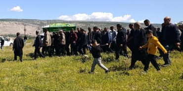 gaziantepte-geri-manevra-yapan-dede-15-yasindaki-torununu-ezdi-R615EUZ6.jpg