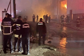 gaziantepte-mobilya-fabrikasinda-buyuk-yangin-olayi-KNveGLiI.jpg