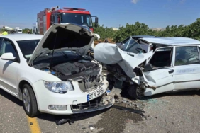 gaziantepte-otomobiller-carpisti-yarali-suruculer-var-uNK3GFVE.jpg
