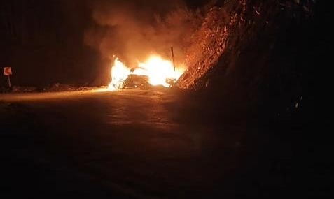 Hasköy-Mutki Yolunda Otomobil Yangın Çıkardı