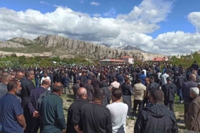 is-kazasinda-hayatini-kaybeden-genc-topraga-verildi-dfttIdi6.jpg