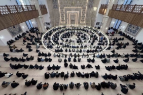 karsta-bayram-namazi-camiler-dolup-tasti-DqEkUFF4.jpg