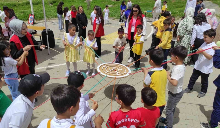 kozluktaki-4006-bilim-fuari-yogun-ilgiyle-karsilandi-kRWdw437.jpg
