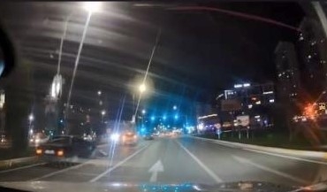 makas-atan-arac-otomobile-arkadan-carparak-kazaya-sebep-oldu-kgQNBdx1.jpg