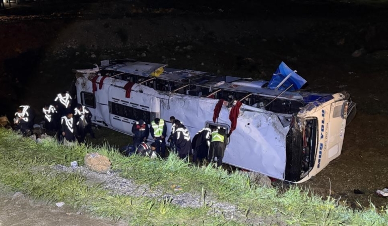 malatya-otobus-kazasinda-hayatini-kaybedenlerin-kimlikleri-aciklandi-sqflRvu5.jpg