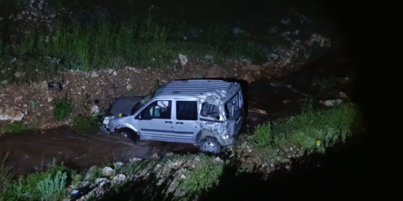 Malatya’da Hafif Ticari Araç Dereye Uçtu: 1 Yaralı Olmuş