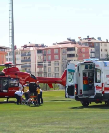 malatyada-hava-ambulansi-76-yasindaki-hastayi-kurtarmak-icin-havalandi-qcdRFNeg.jpg