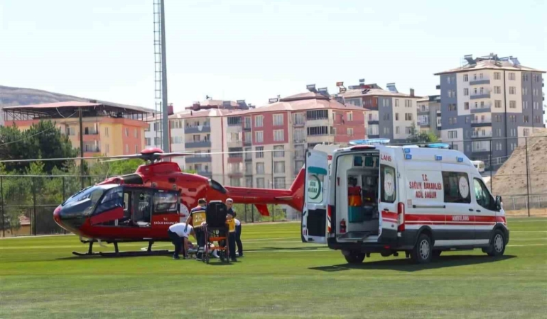 malatyada-hava-ambulansi-76-yasindaki-hastayi-kurtarmak-icin-havalandi-qcdRFNeg.jpg