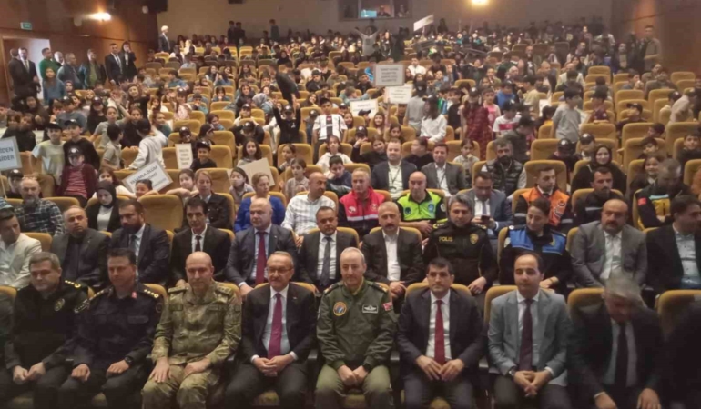 malatyada-karayolu-trafik-haftasi-coskuyla-kutlandi-9Y6EIlXb.jpg