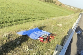 mardinde-kamyon-ve-motosiklet-carpismasi-1-kisi-hayatini-kaybetti-vtt7cCxa.jpg