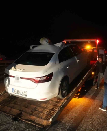 mus-bingol-yolunda-otomobilin-ata-carpmasi-7-yarali-ZT5RhUvz.jpg