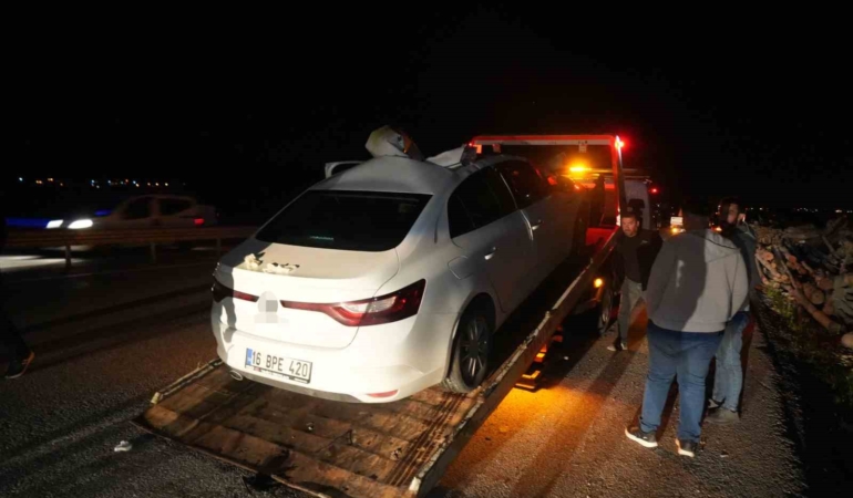 mus-bingol-yolunda-otomobilin-ata-carpmasi-7-yarali-ZT5RhUvz.jpg