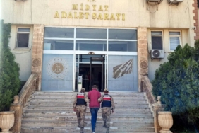 olumlu-kazaya-neden-olan-surucu-jandarmadan-kacamadi-PW6PAzsc.jpg