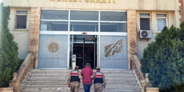 olumlu-kazaya-neden-olan-surucu-jandarmadan-kacamadi-PW6PAzsc.jpg