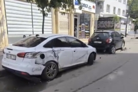 park-halindeki-5-aracla-carpisan-surucu-izini-kaybettirdi-qJVrV4cG.jpg