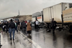 tag-otoyolunda-zincirleme-trafik-kazasi-5-yaralidan-1i-agir-NexmTE9s.jpg