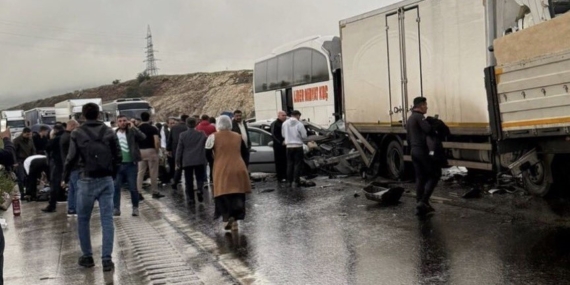 TAG Otoyolu’nda Zincirleme Trafik Kazası: 5 Yaralıdan 1’i Ağır