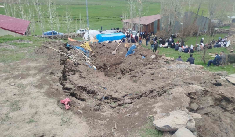 tekmanda-ahir-cokmesi-1-kisi-hayatini-kaybetti-cnDKYXIS.jpg