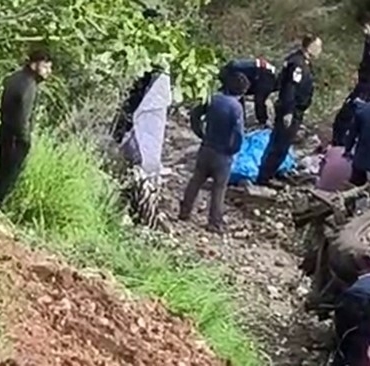 uzucu-kaza-devrilen-traktorun-surucusu-hayatini-kaybetti-n6f2HERO.jpg