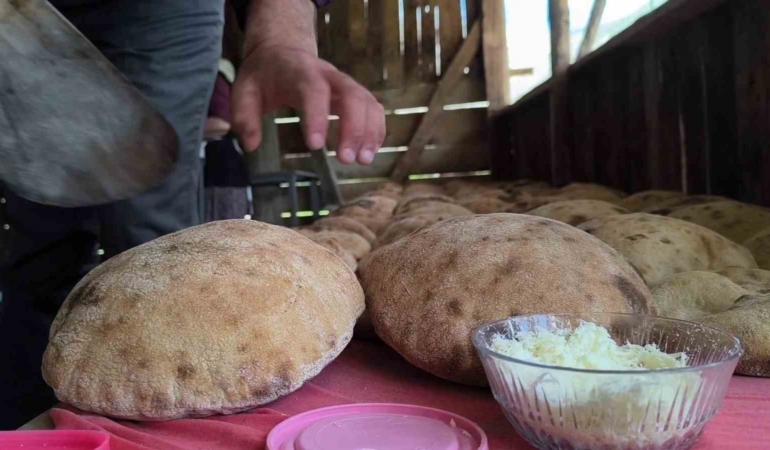 uzunderede-essiz-dogal-ekmek-uretimi-taleplere-yanit-veremeyen-firincilar-84nSKYMS.jpg