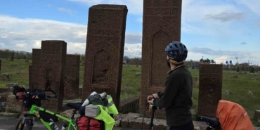 van-golu-etrafinda-iki-ogretmenle-423-kilometrelik-bisiklet-macerasi-PekPAVmC.jpg